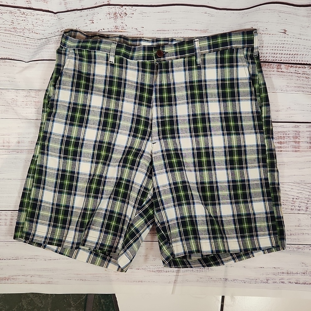 Orvis men's plaid shorts